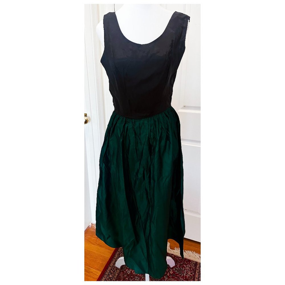 Vintage 50s 80s Dress / Fit & Flare / Silk / 8 Medium / Green Black / Tea Length